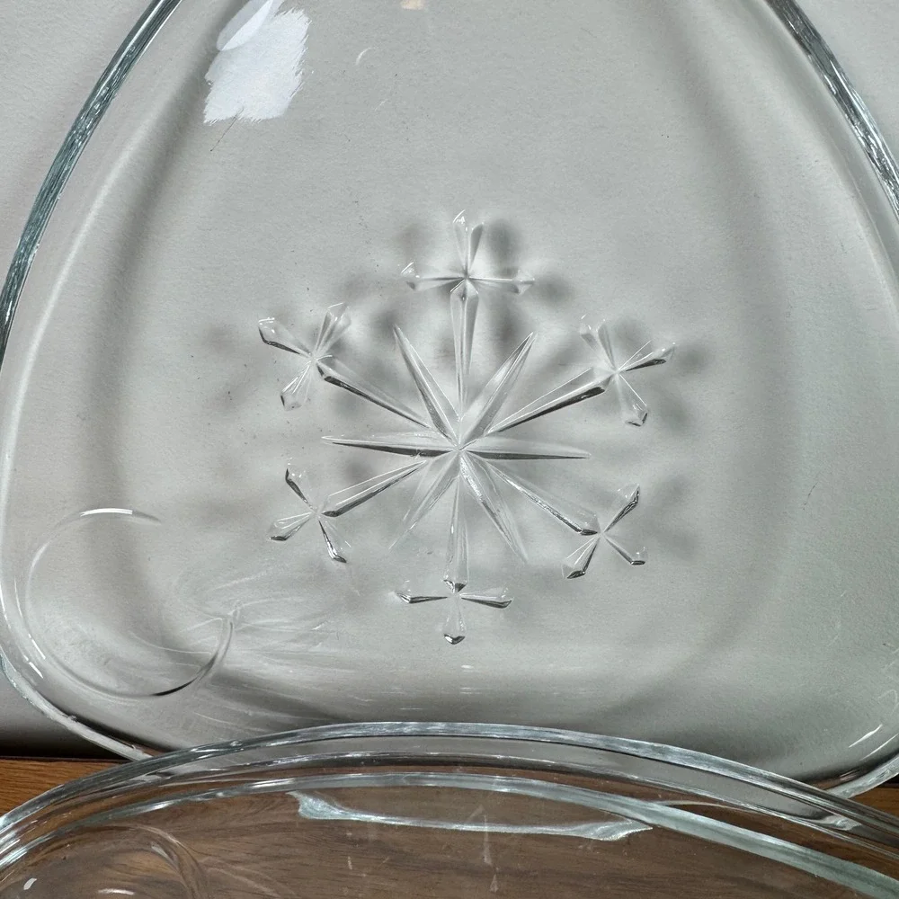 Set of 4 Glass Snowflake Dessert‎ Appetizer Plates Triangle Shaped Clear Vintage